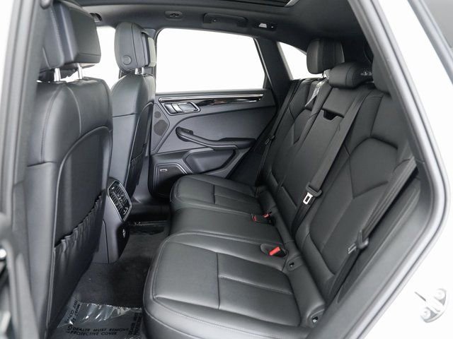 Certified 2025 Porsche Macan image 24