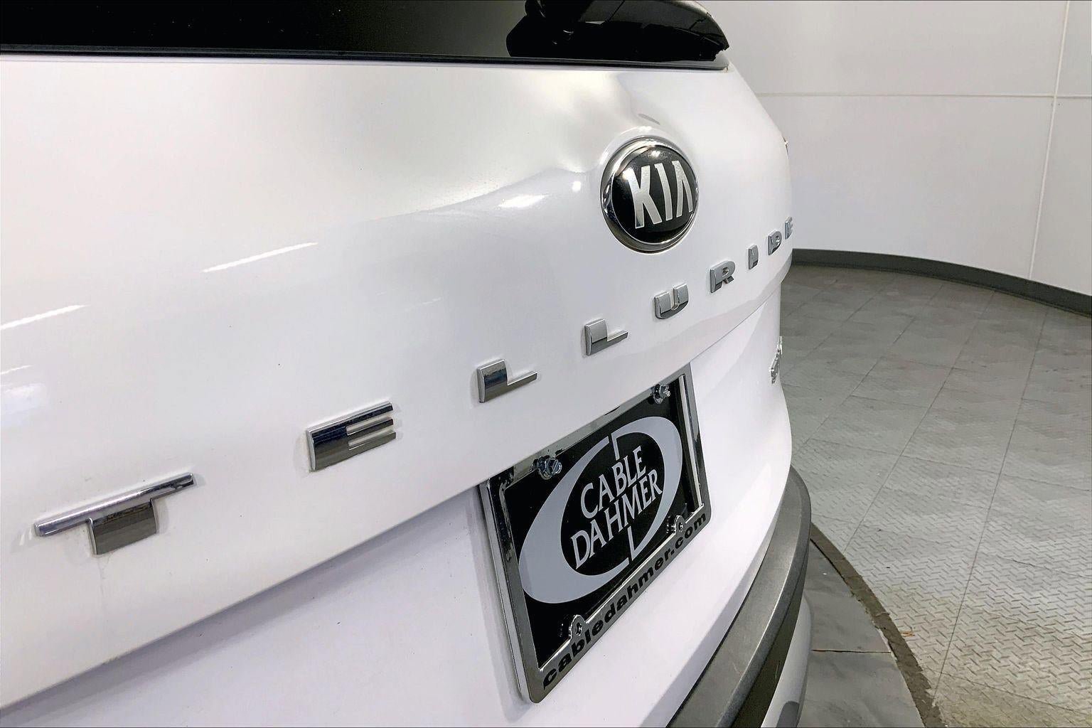 Used 2021 Kia Telluride SX w/ Towing Package image 8