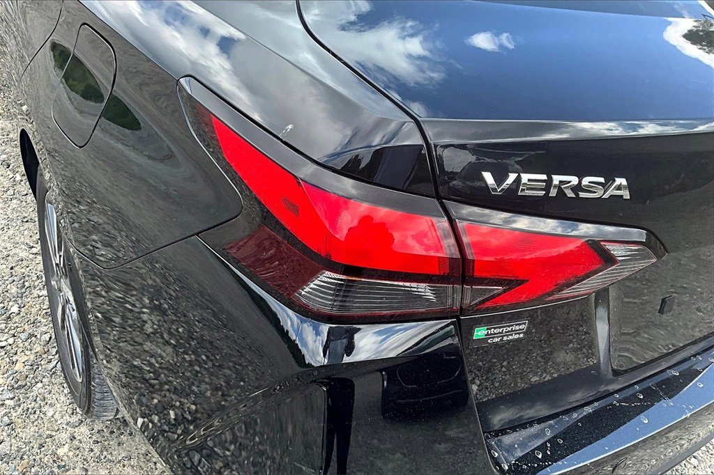 Used 2021 Nissan Versa SV image 28