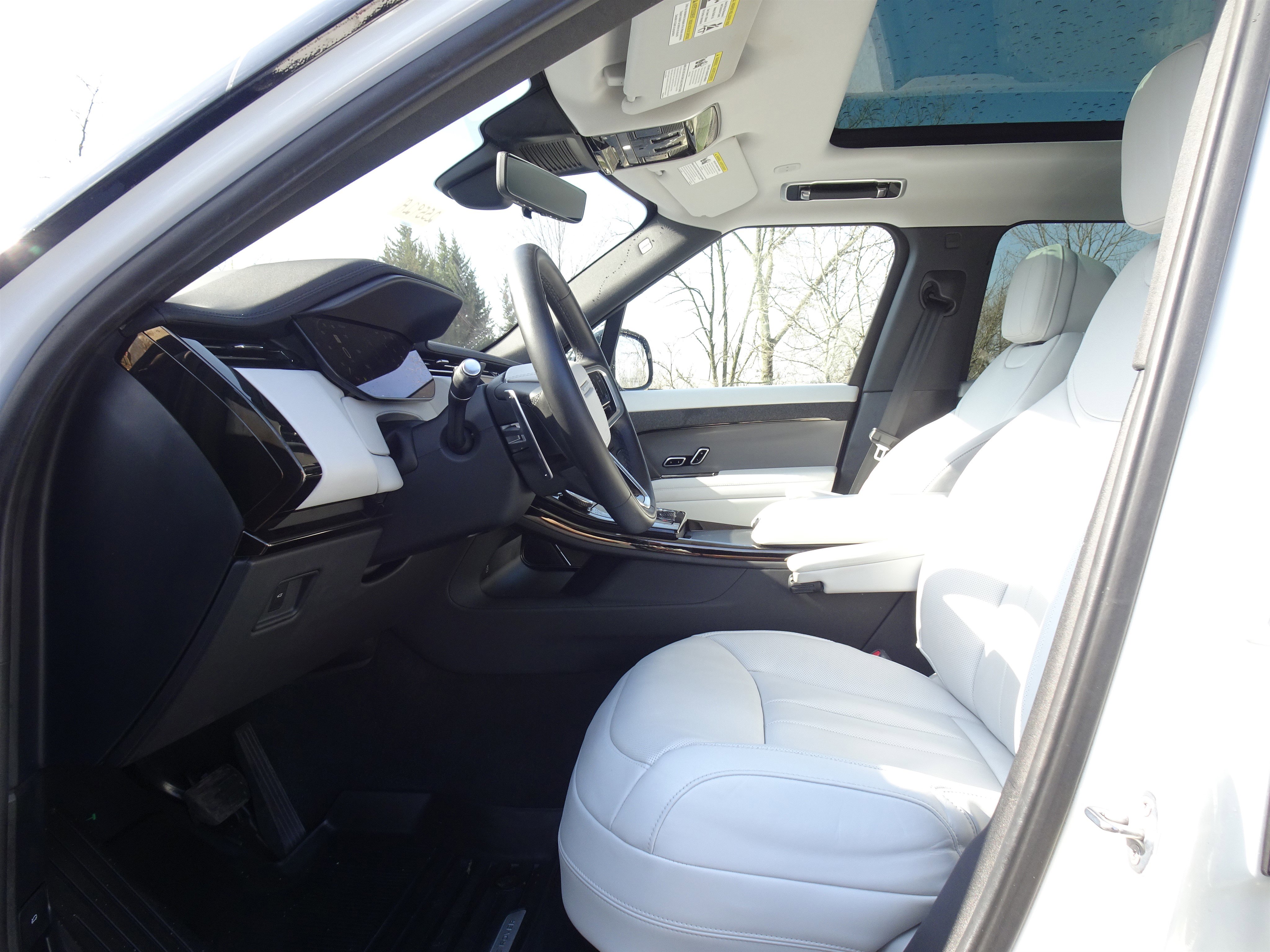 Certified 2023 Land Rover Range Rover Sport SE image 2