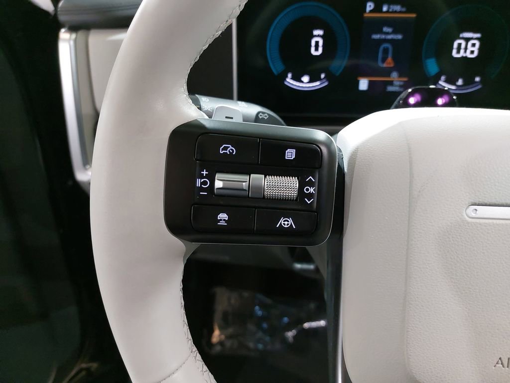 Certified 2025 Hyundai Santa Fe SEL image 18