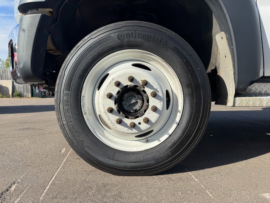 Used 2014 Ford F550 4x4 Regular Cab Super Duty image 13