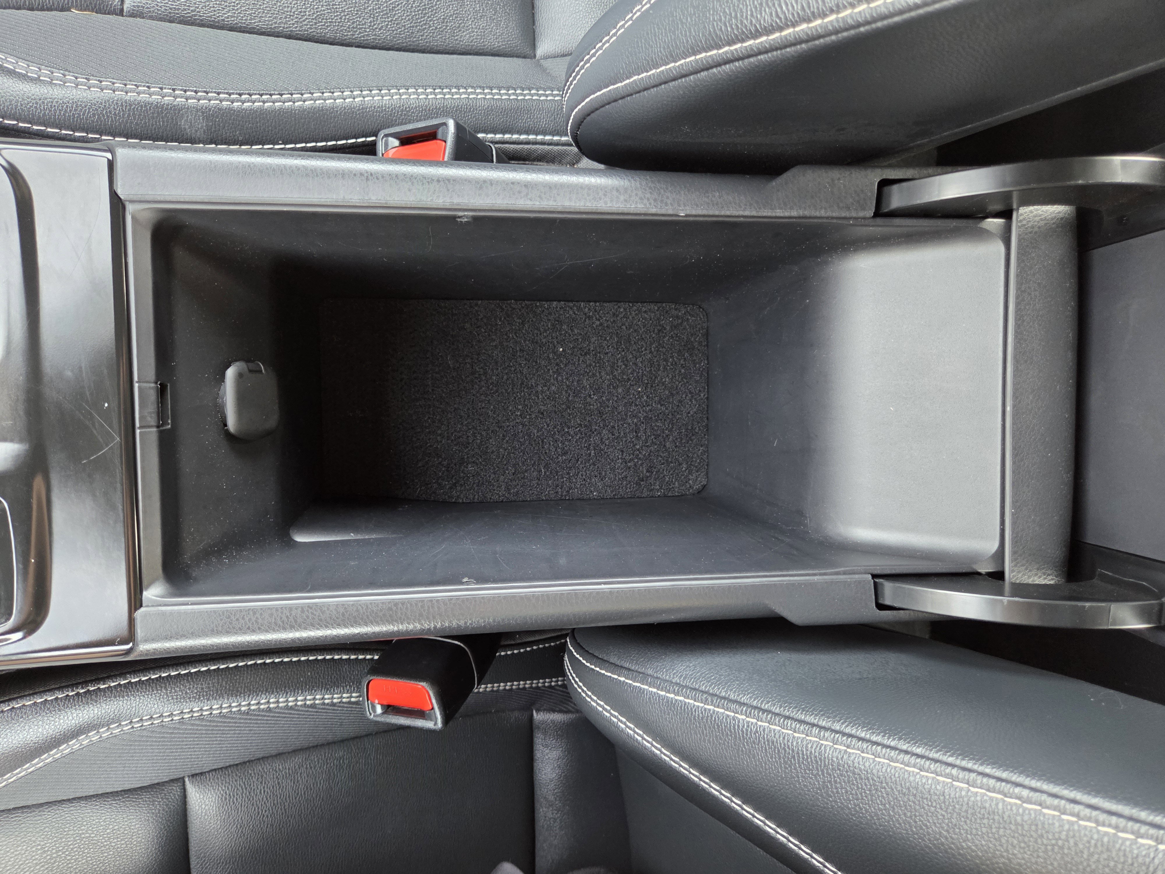 Used 2025 Toyota Camry SE image 27