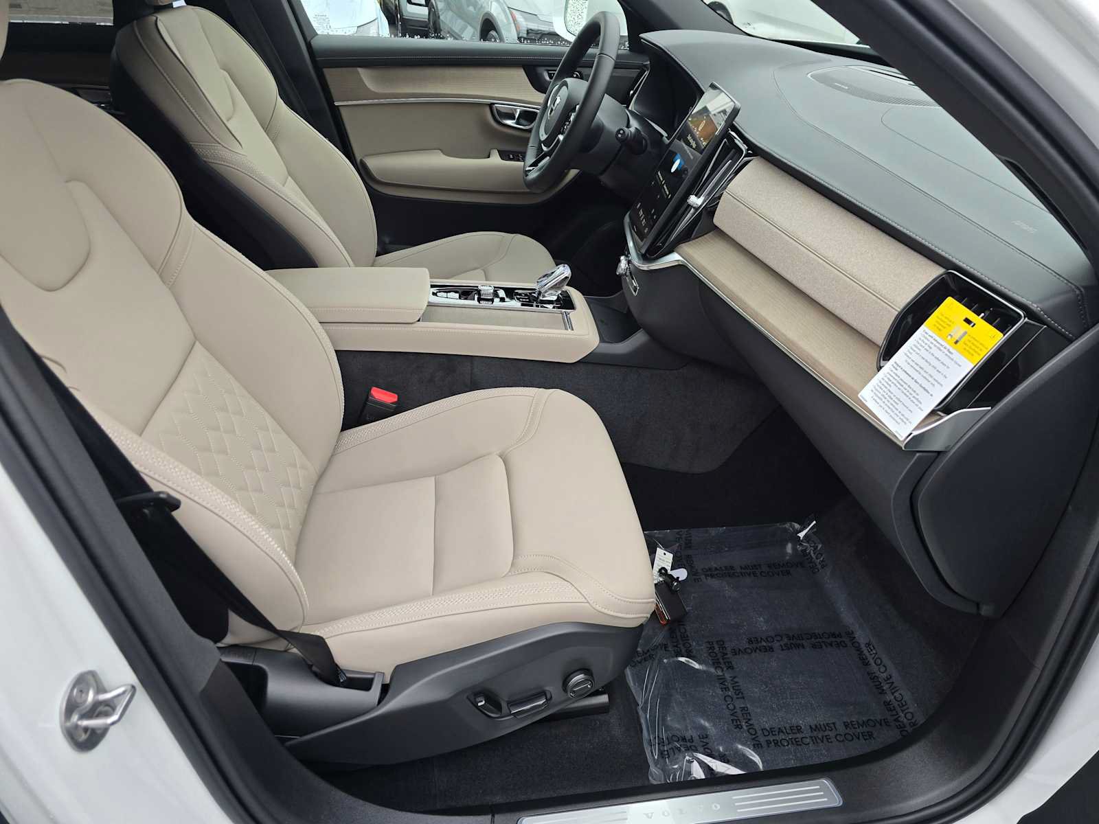New 2026 Volvo XC90 B6 Plus w/ Protection Package Premier AWD/4WD image 11
