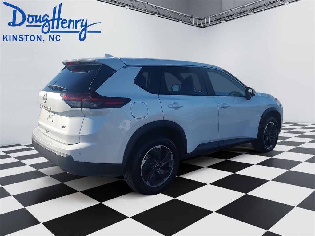 Used 2024 Nissan Rogue SV image 5