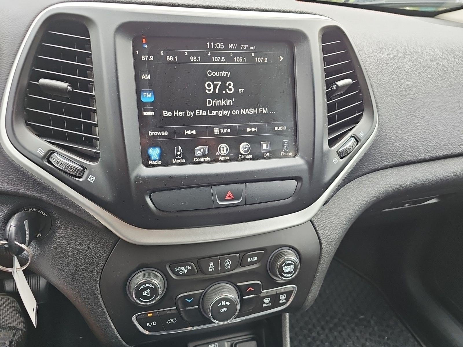 Used 2017 Jeep Cherokee Trailhawk w/ Cold Weather Group AWD/4WD image 19