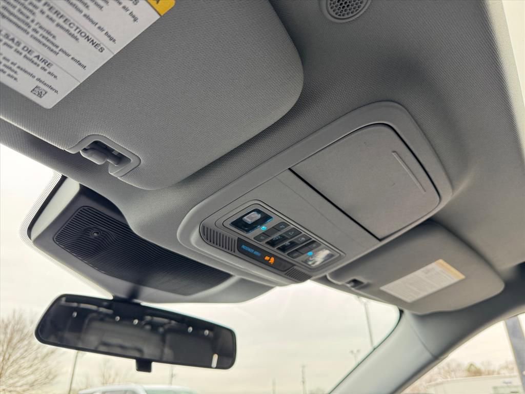 Used 2022 Ford Explorer XLT w/ Equipment Group 202A image 27