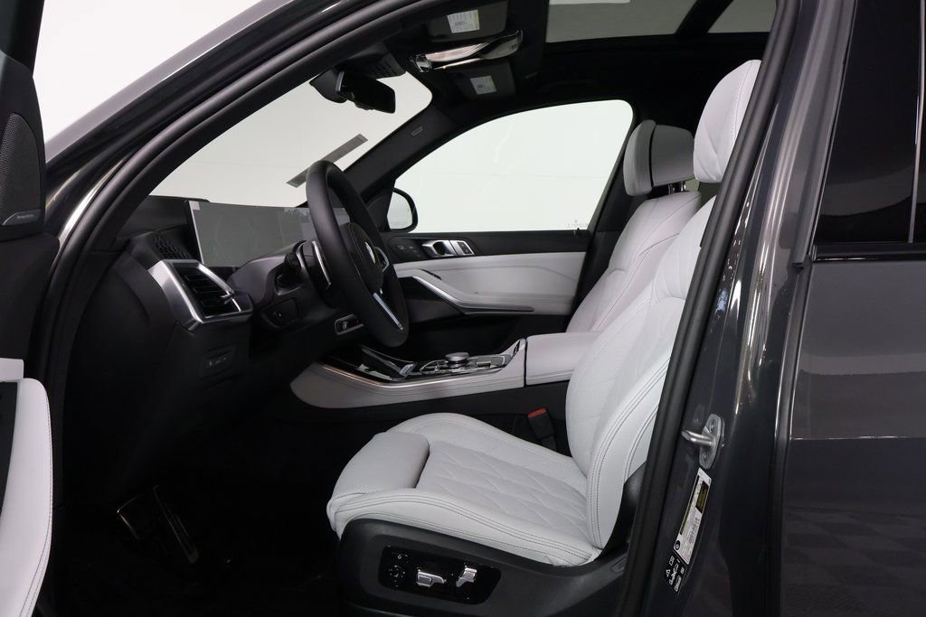 New 2026 BMW X5 xDrive40i w/ M Sport Package image 5