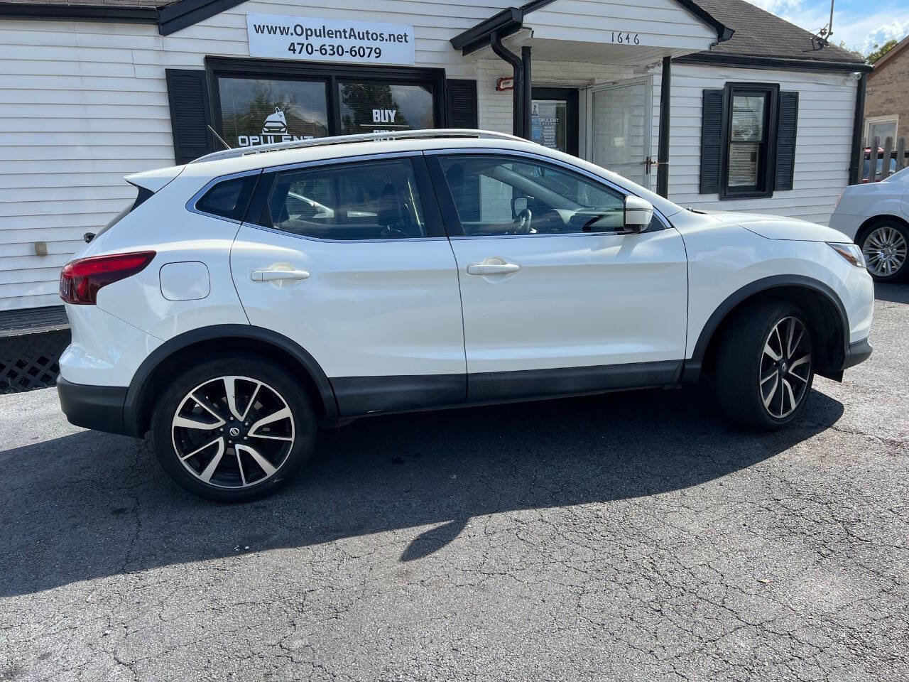 Used 2017 Nissan Rogue Sport SL w/ SL Premium Package image 11