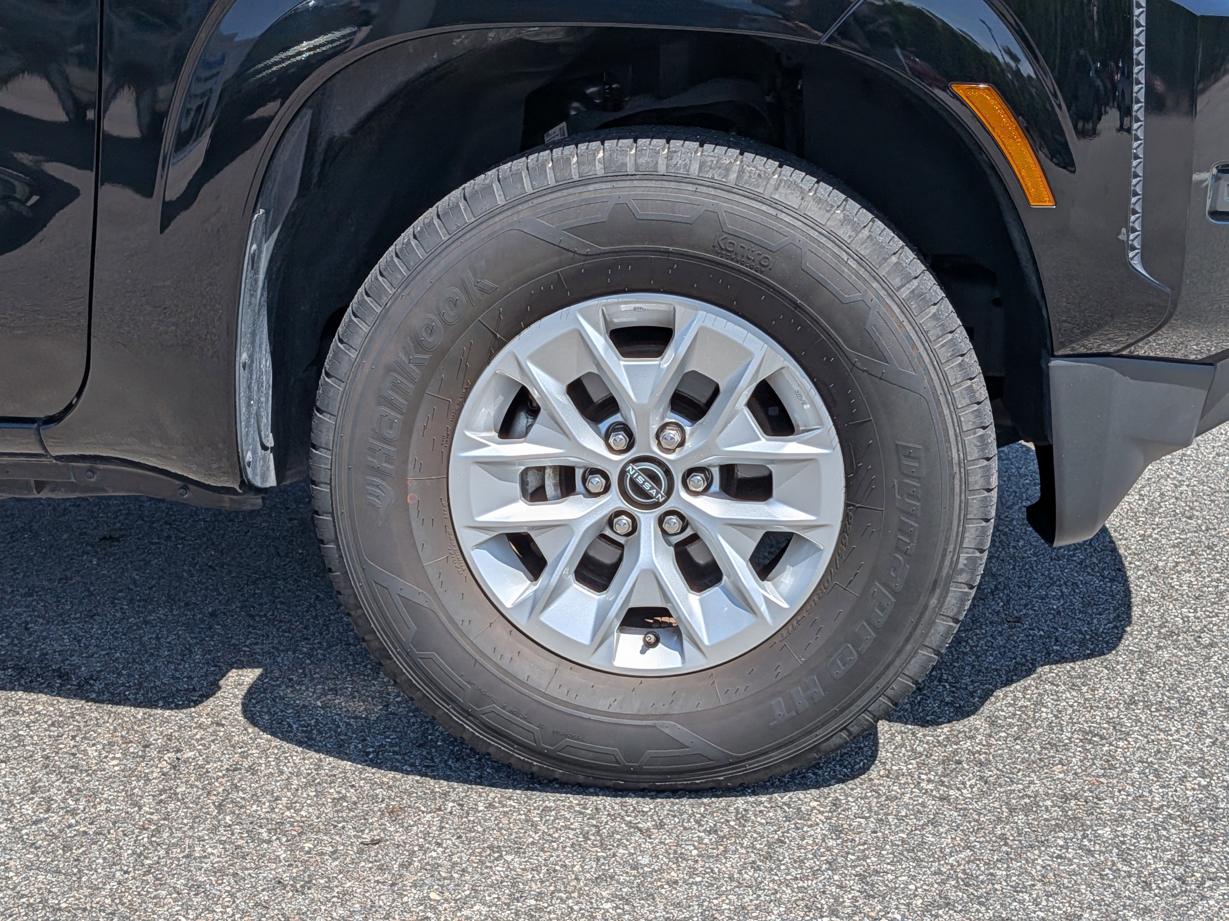 Used 2024 Nissan Frontier SV RWD image 11