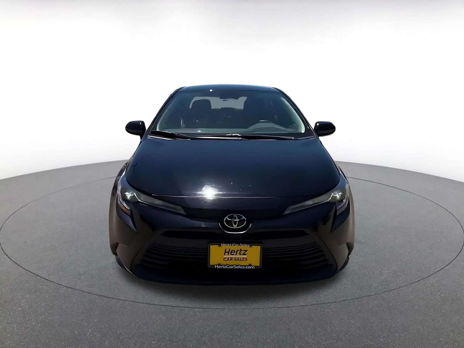 Used 2025 Toyota Corolla LE FWD image 4