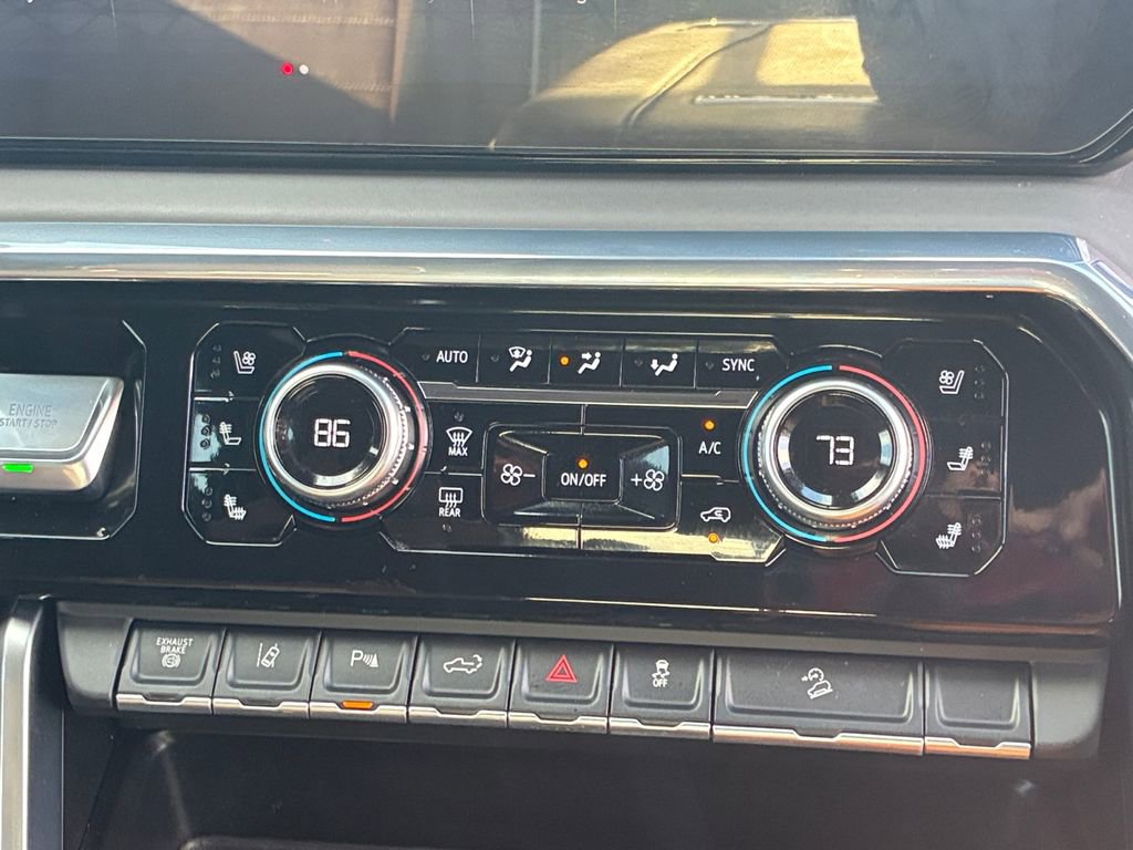 Used 2024 GMC Sierra 2500 Denali Ultimate image 4