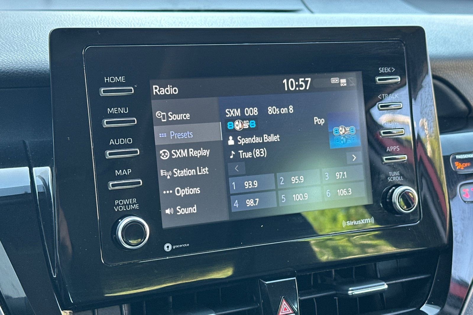 Used 2022 Toyota Camry SE FWD image 14