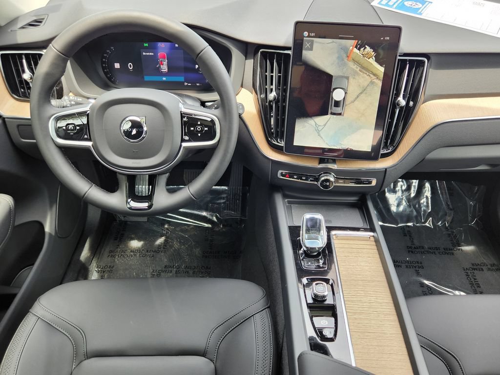 New 2026 Volvo XC60 B5 Plus w/ Climate Package AWD/4WD image 3