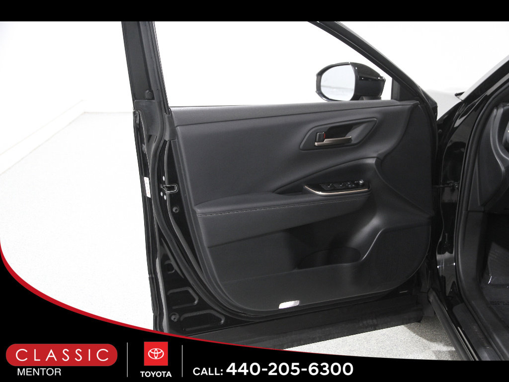 Certified 2024 Toyota Crown XLE AWD/4WD image 4