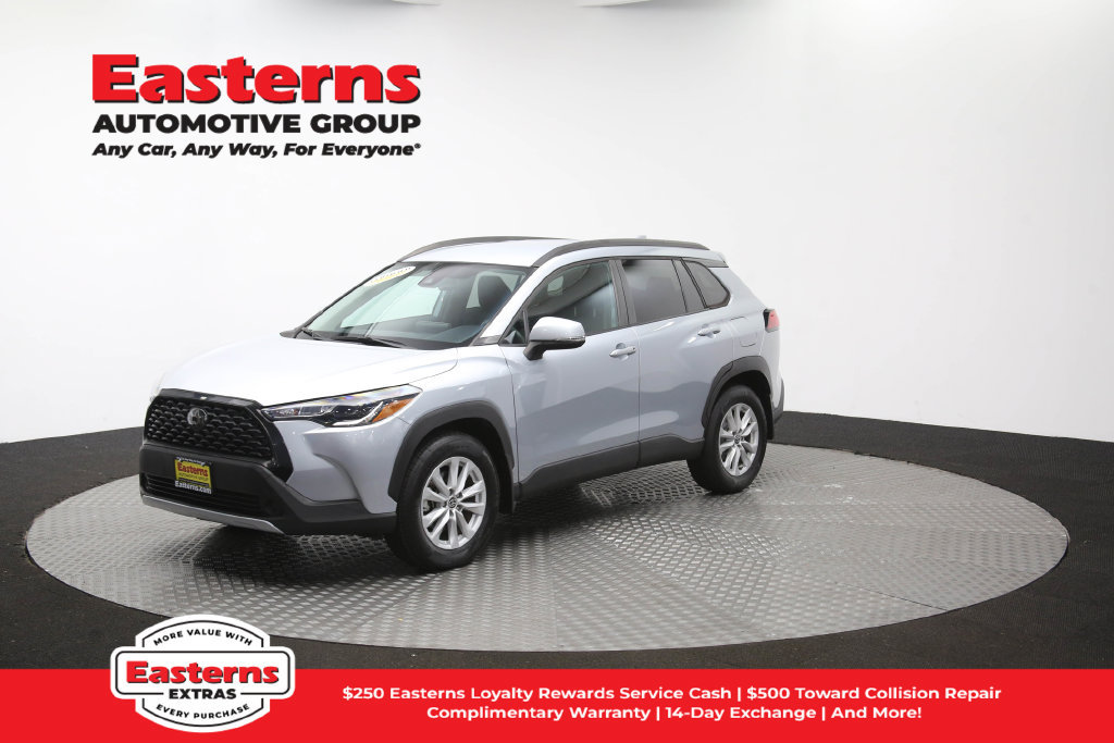 Used 2022 Toyota Corolla Cross LE AWD/4WD image 53