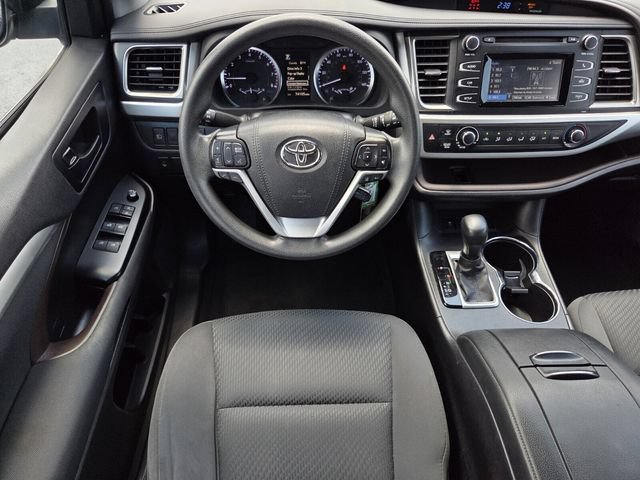 Used 2019 Toyota Highlander LE FWD image 15