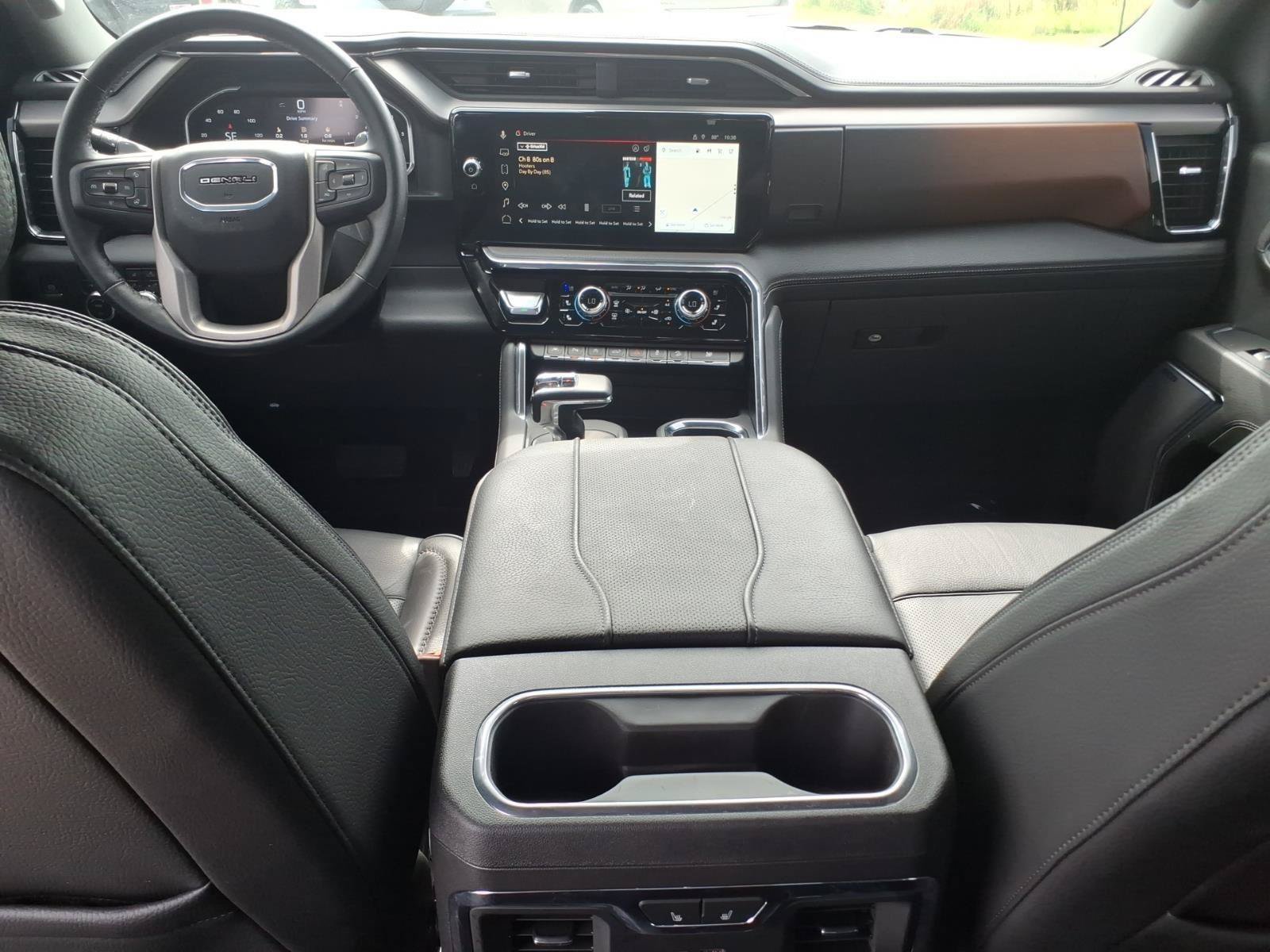 Used 2024 GMC Sierra 1500 Denali w/ Technology Package AWD/4WD image 14