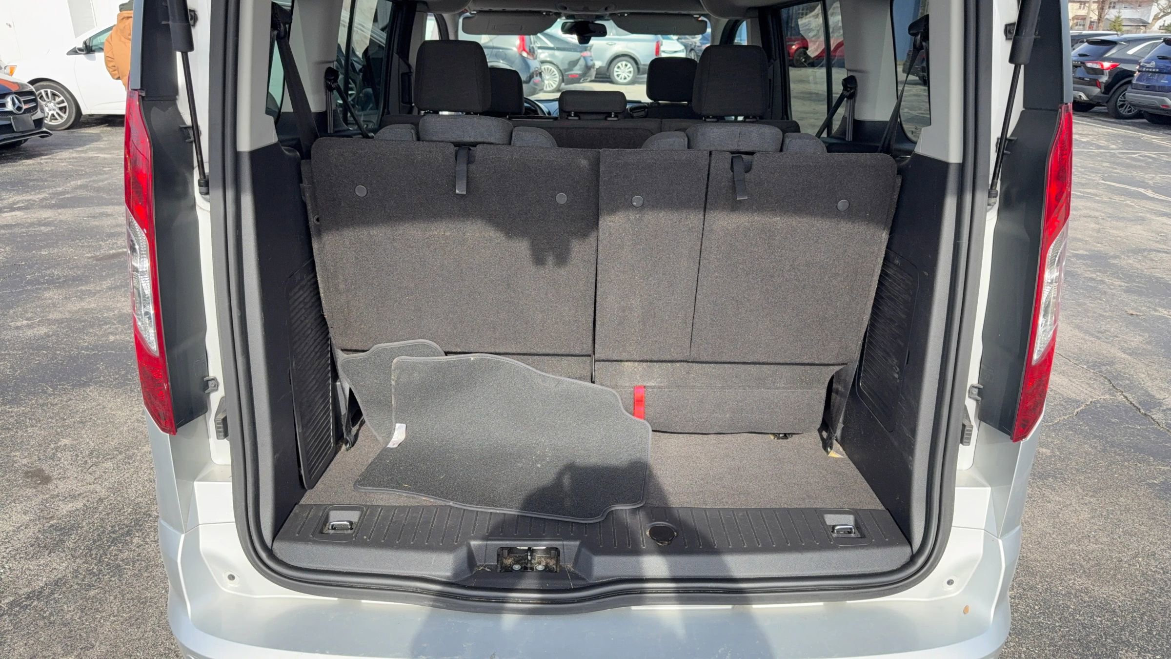 Used 2015 Ford Transit Connect XLT image 8