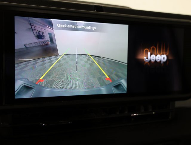 Used 2024 Jeep Gladiator Sport image 18