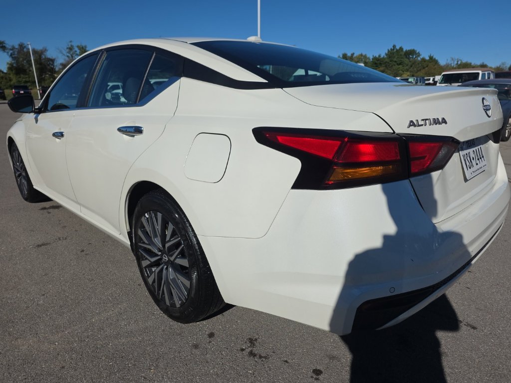 Used 2025 Nissan Altima 2.5 SV FWD image 7