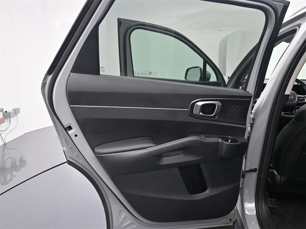 New 2025 Kia Sorento S image 17