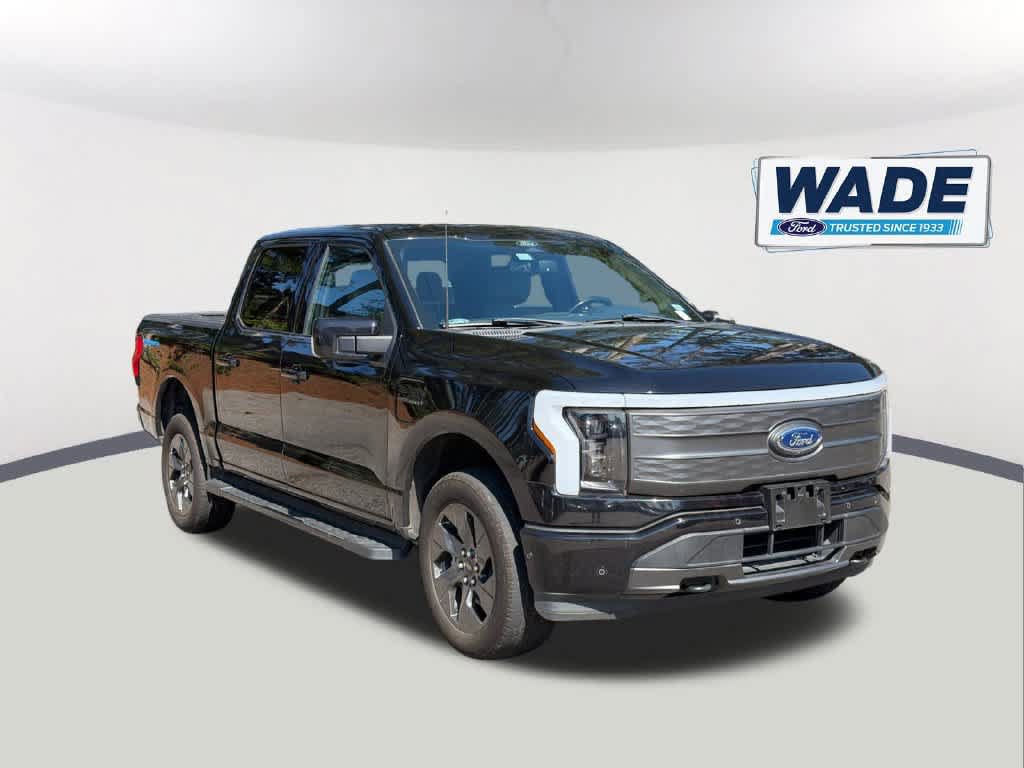 Used 2022 Ford F150 Lightning Lariat AWD/4WD image 3