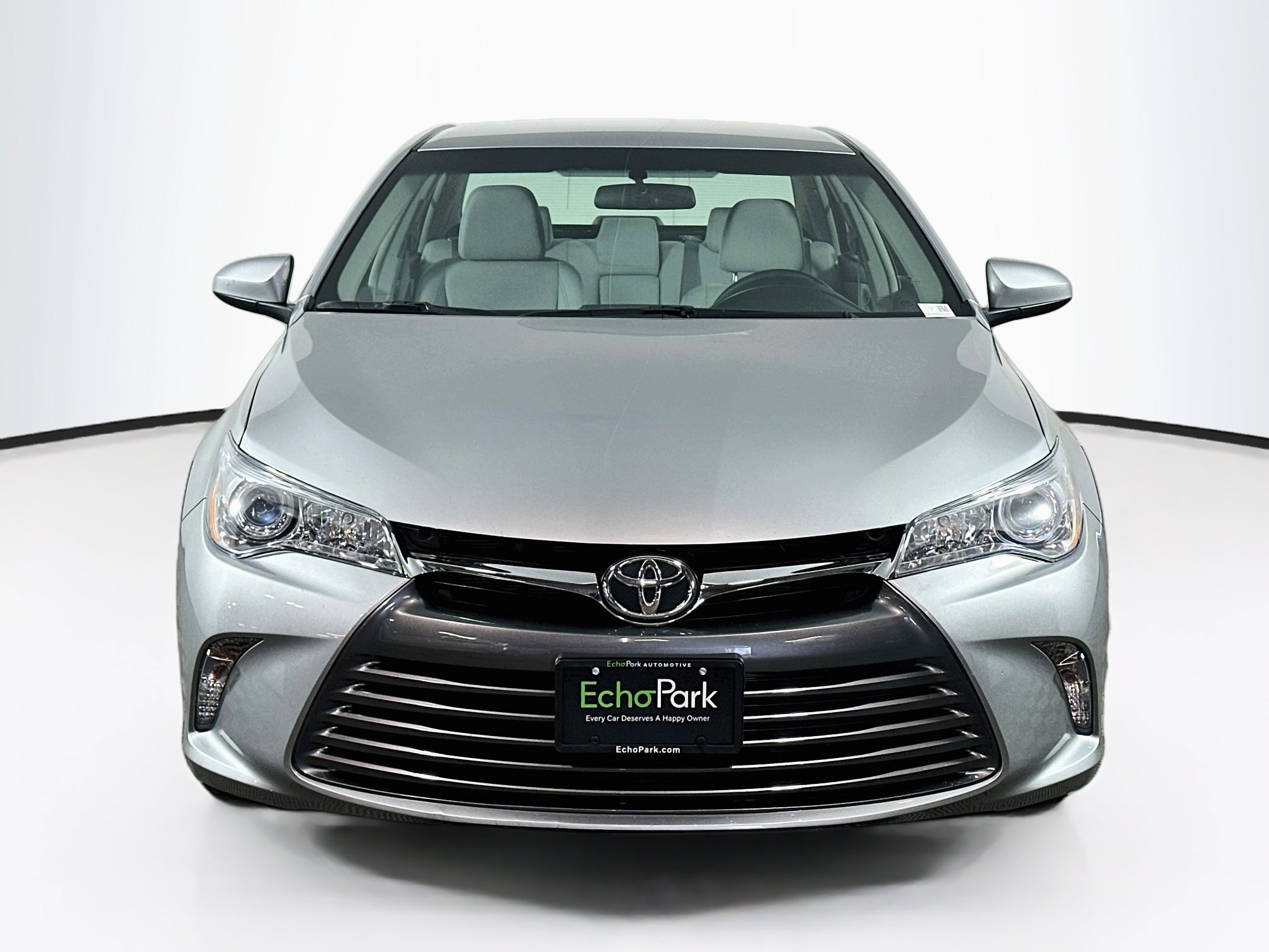 Used 2017 Toyota Camry LE FWD image 2