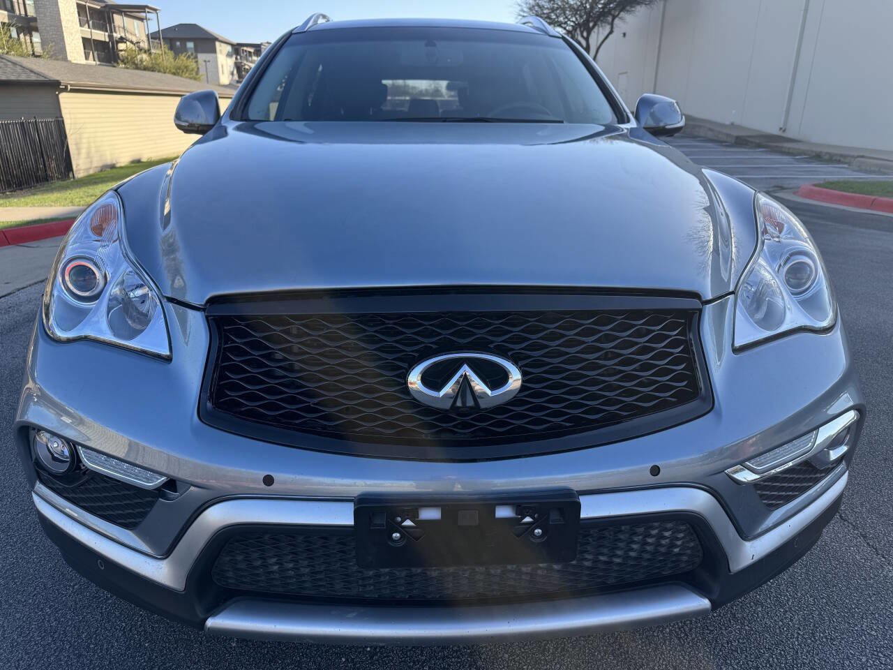 Used 2017 INFINITI QX50 2WD w/ Premium Plus Package image 2