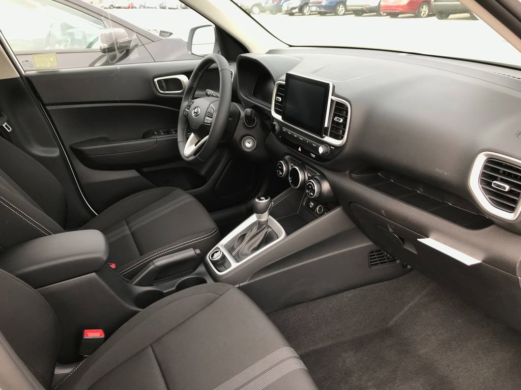 New 2025 Hyundai Venue Limited image 14