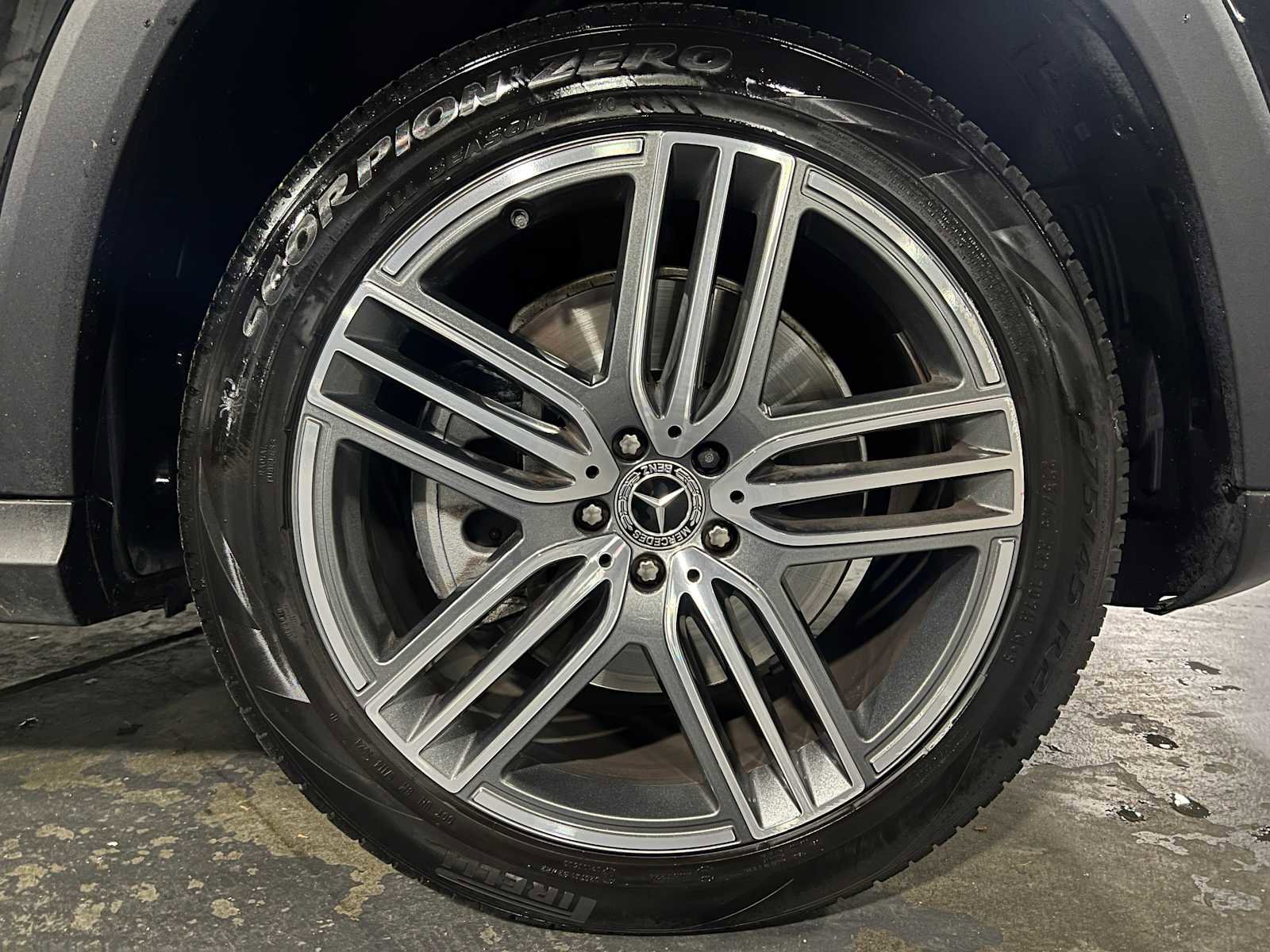 Certified 2025 Mercedes-Benz GLS 450 GLS 450 image 9