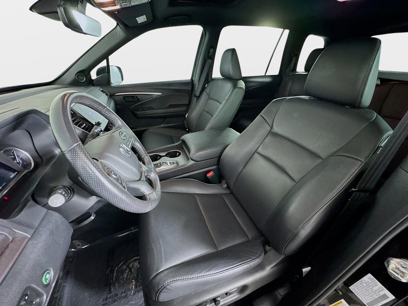 Used 2025 Honda Passport EX-L image 12