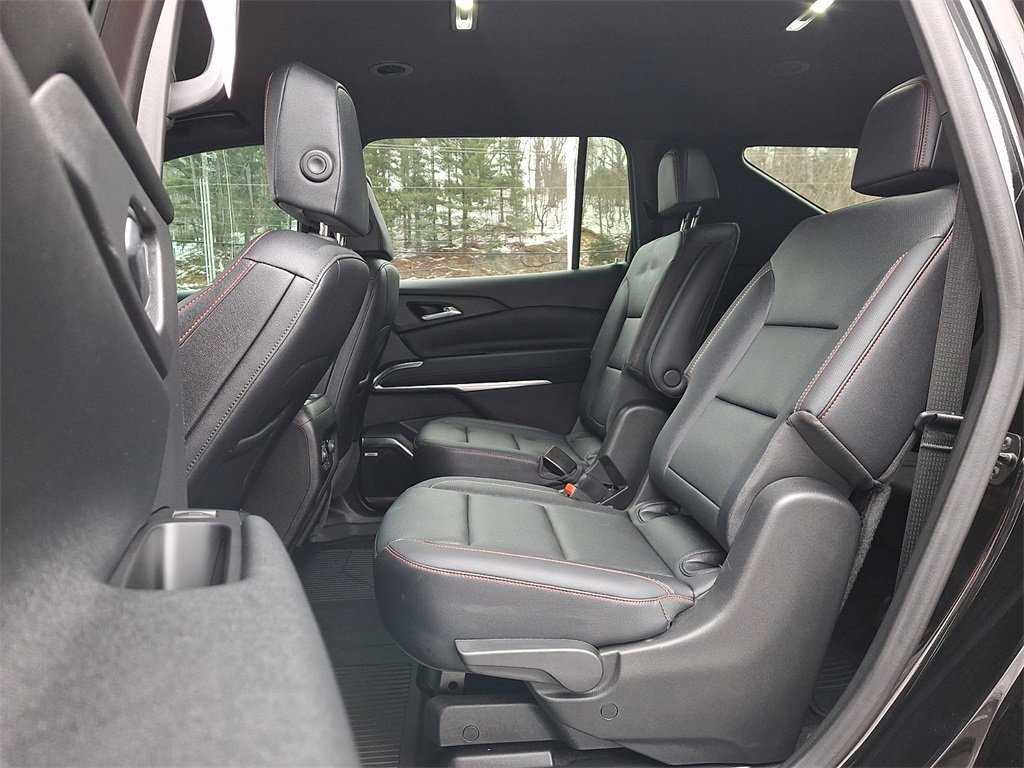 Used 2024 Chevrolet Traverse Z71 w/ Enhanced Driving Package image 10