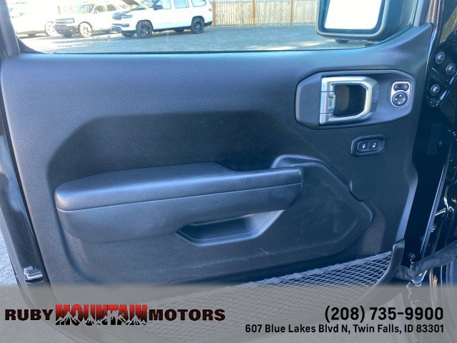 Used 2025 Jeep Wrangler Unlimited Rubicon AWD/4WD image 11
