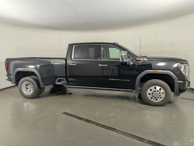 Used 2024 GMC Sierra 3500 Denali w/ Technology Package image 8