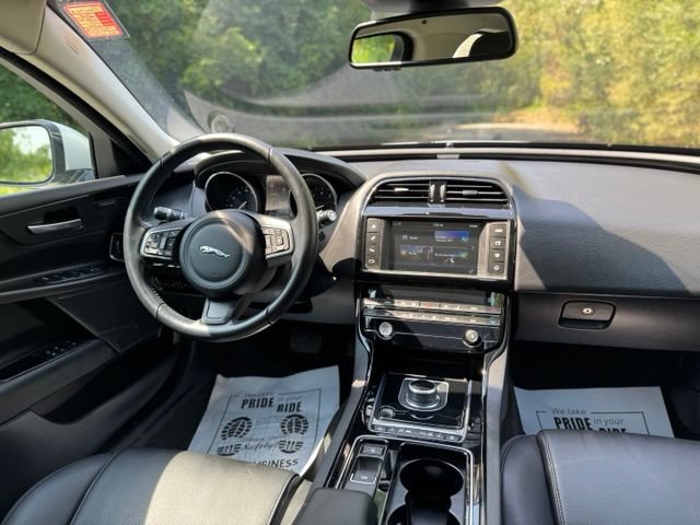 Used 2018 Jaguar XE Premium AWD/4WD image 28