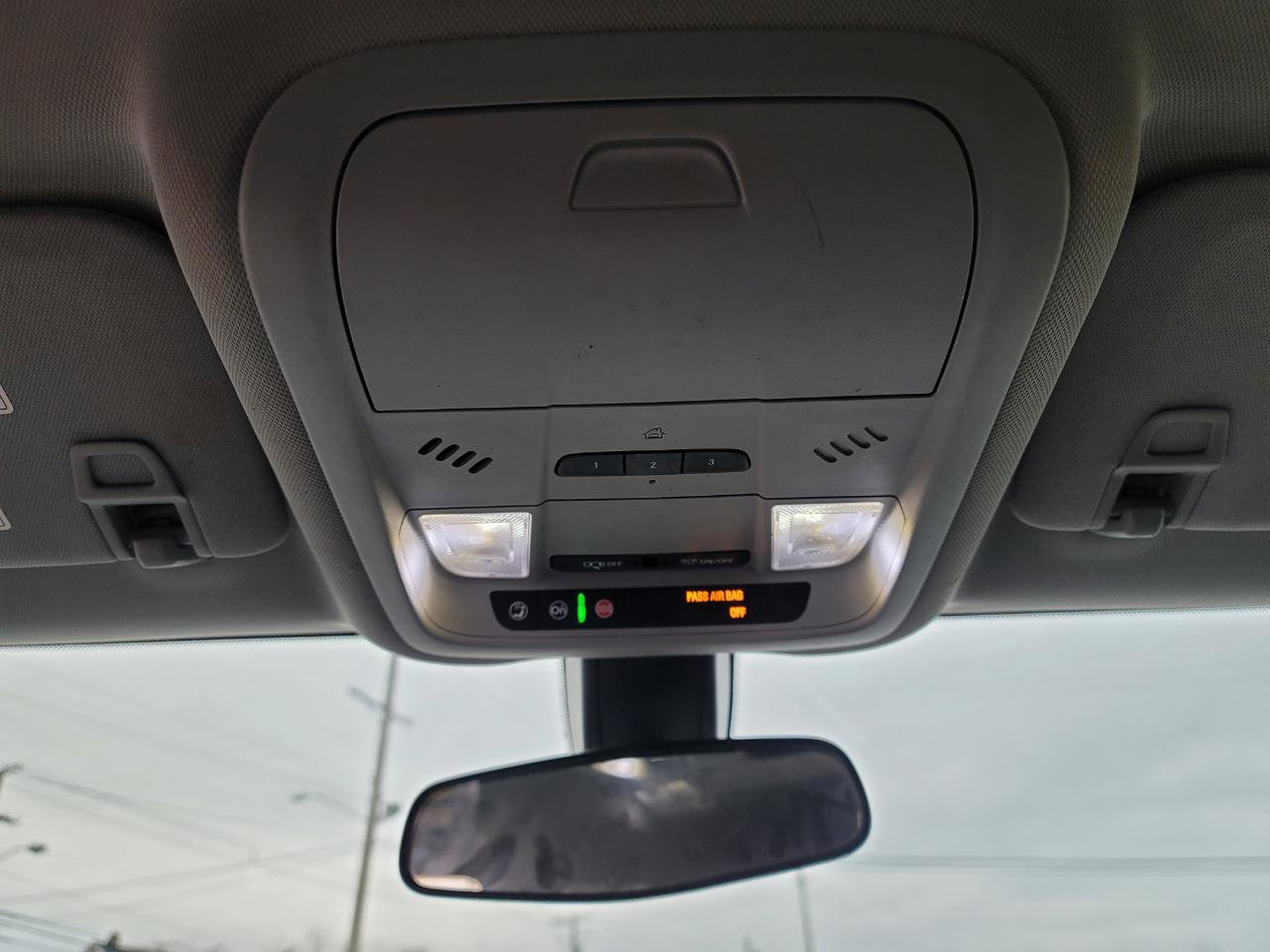 Used 2018 Chevrolet Equinox LT image 22