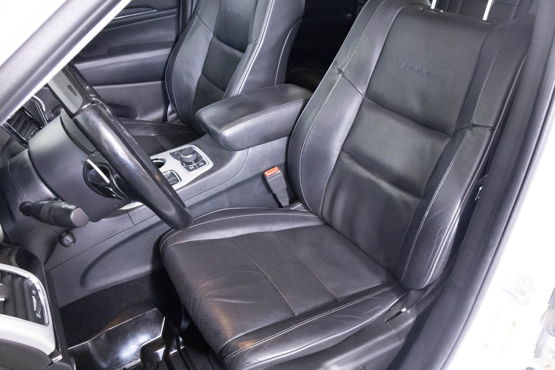 Used 2020 Jeep Grand Cherokee Summit image 19