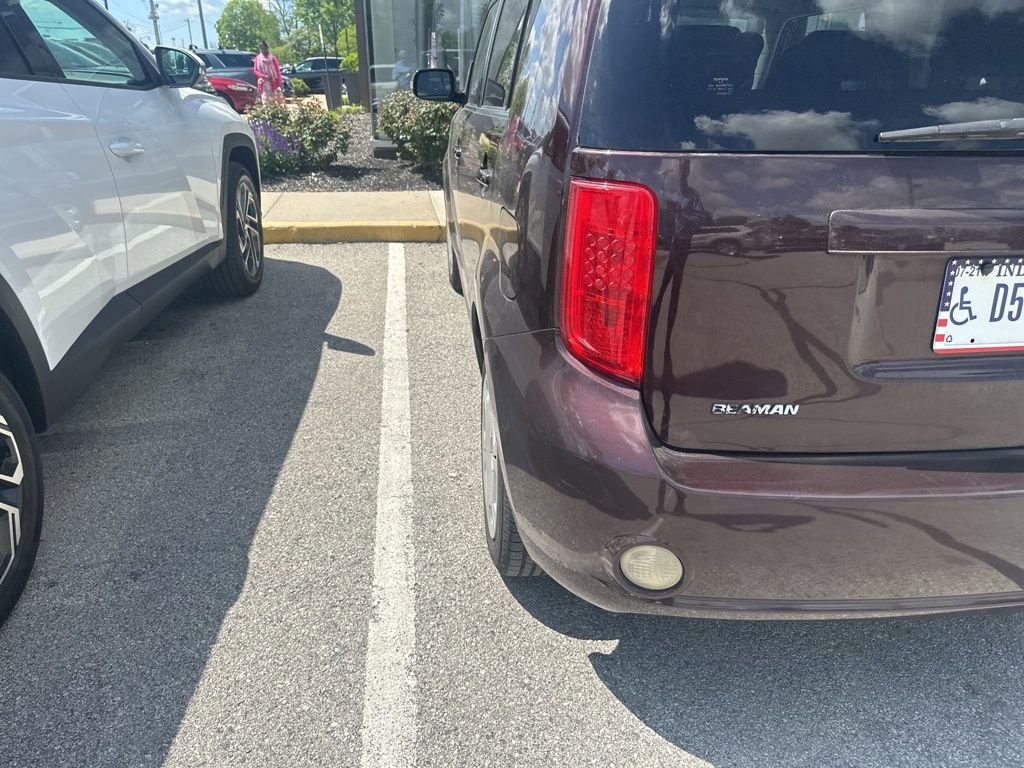 Used 2008 Scion xB FWD image 9