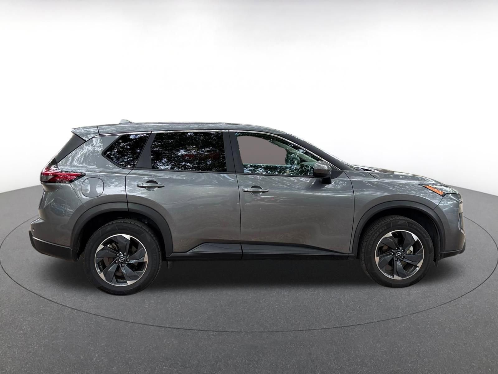 Used 2025 Nissan Rogue SV FWD image 8
