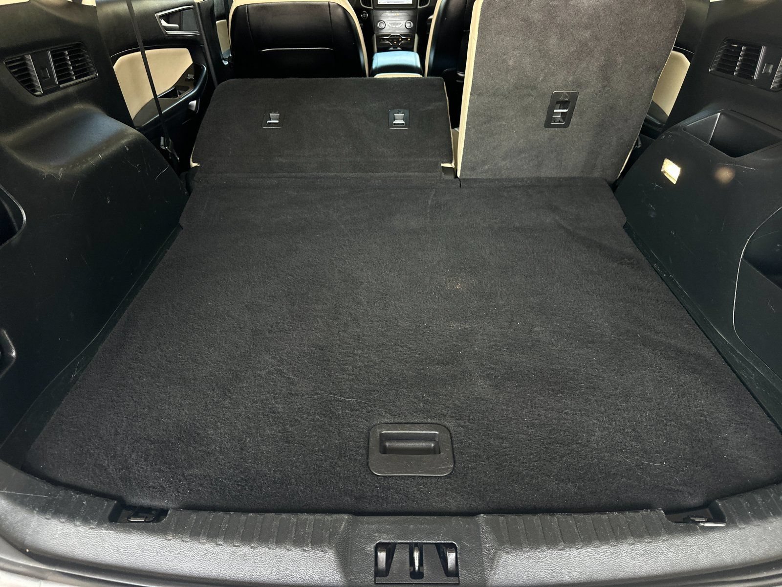Used 2019 Ford Edge SEL FWD image 14