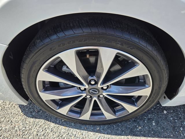 Used 2023 Nissan Maxima Platinum w/ Sport Mat Group FWD image 22