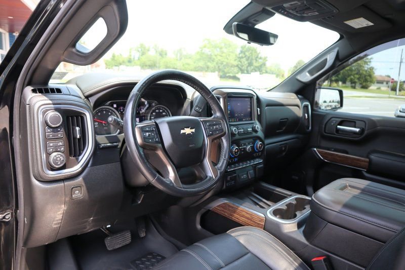 Used 2019 Chevrolet Silverado 1500 High Country w/ Technology Package image 11