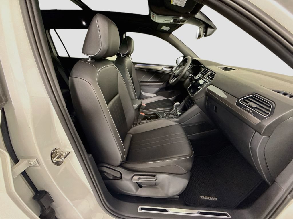 Used 2022 Volkswagen Tiguan SE R-Line FWD image 20