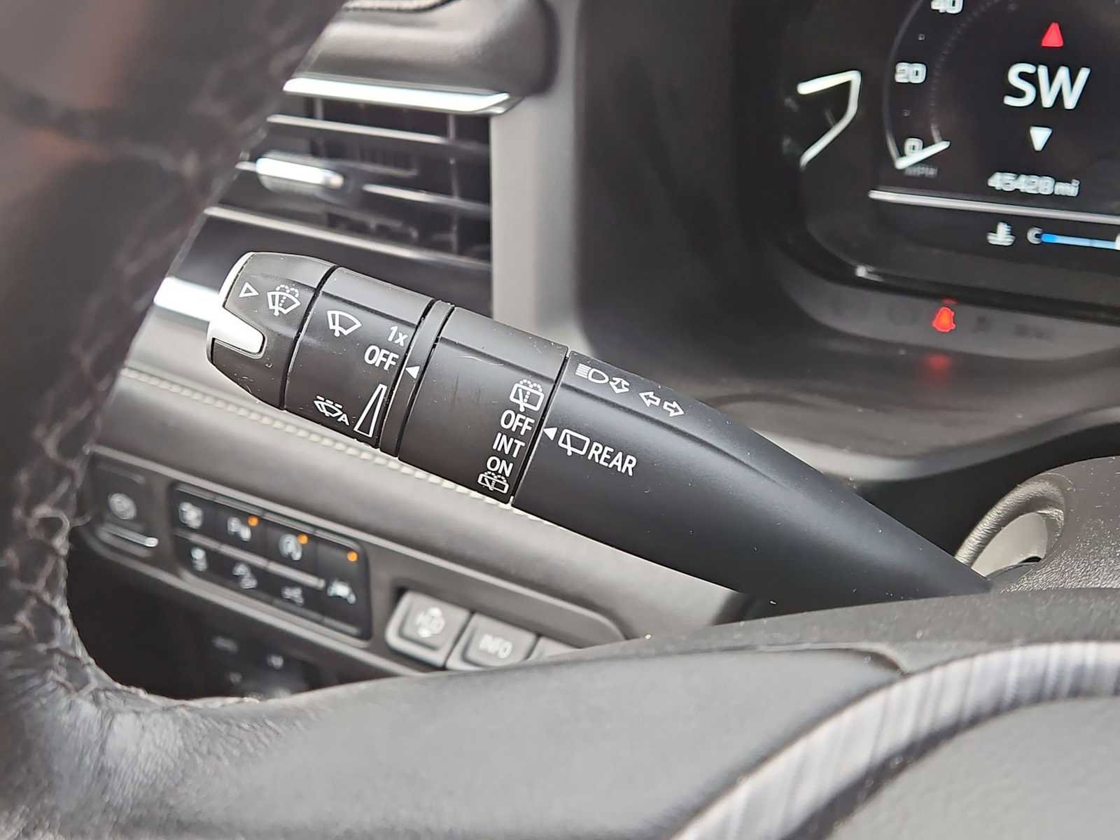 Used 2023 GMC Yukon Denali Ultimate image 28