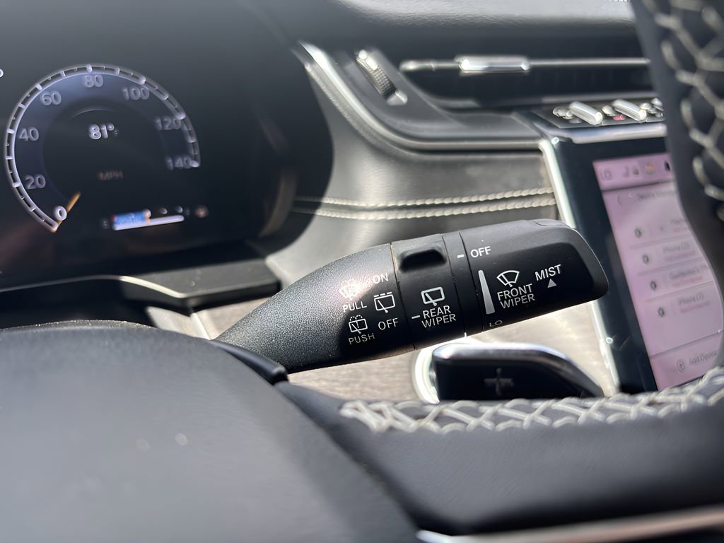 Used 2024 Jeep Grand Cherokee L Limited w/ Black Appearance Package image 21