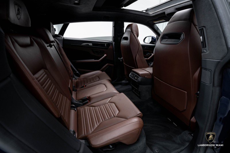 Used 2025 Lamborghini Urus SE image 51