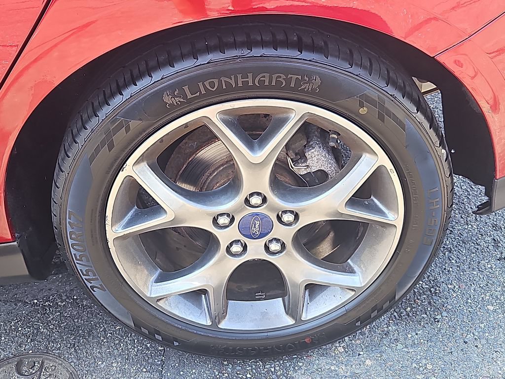 Used 2014 Ford Focus SE w/ Equipment Group 201A FWD image 8