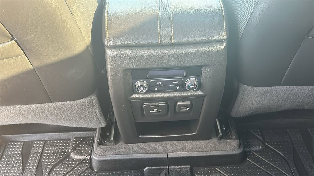 Used 2019 Chevrolet Traverse Premier w/ Driver Confidence II Package image 31