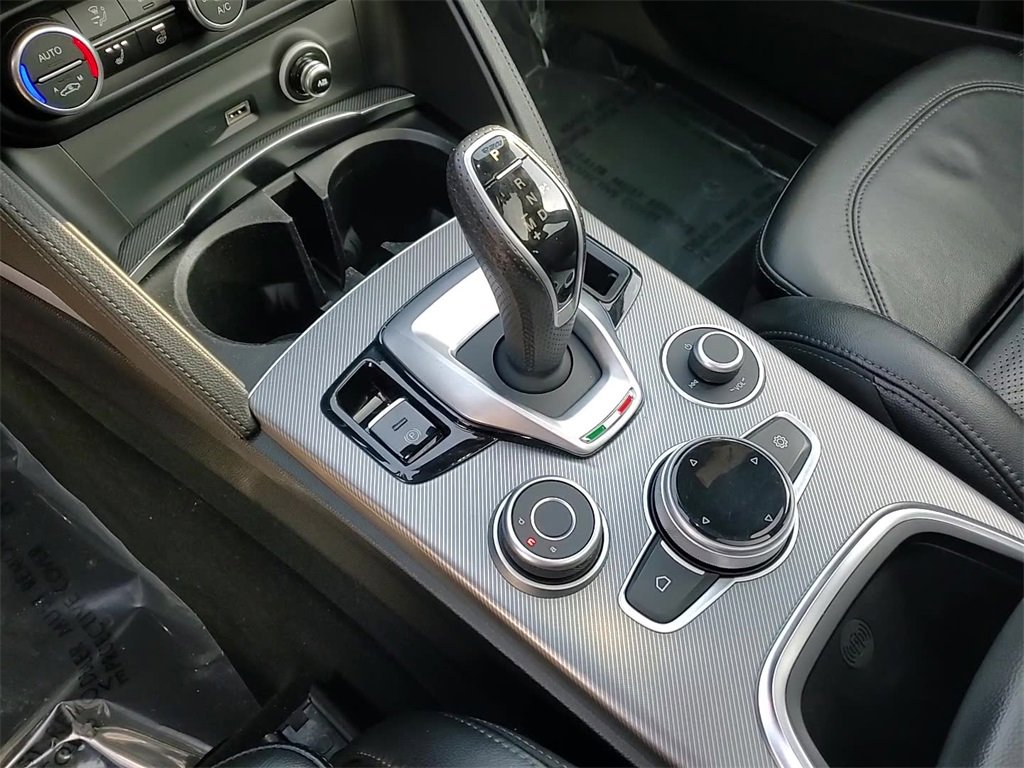 Used 2023 Alfa Romeo Stelvio Veloce image 18